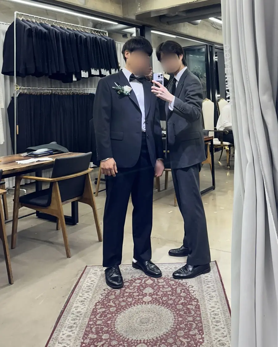 도버맨 대구본점에서 맞춘 정장을 입고 담당 테일러와 함께 - 완성 사진 11 (얼굴 흐림 처리)